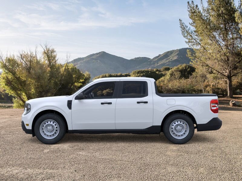 2025 Ford Maverick XL photo 2