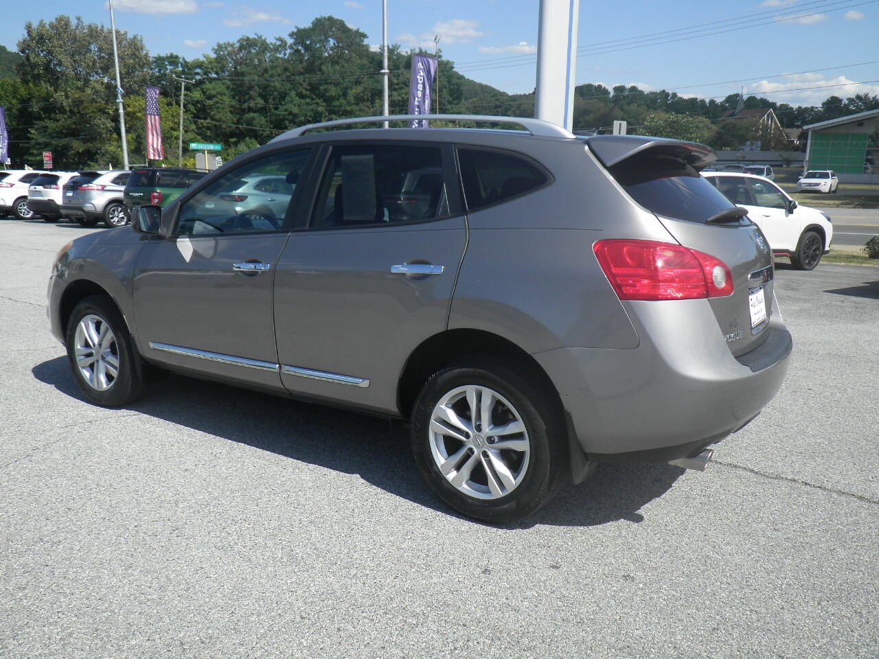 2012 Nissan Rogue SV AWD photo 4