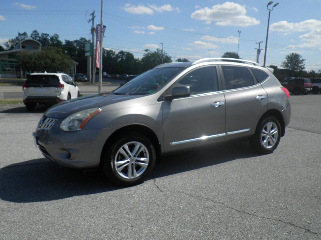 2012 Nissan Rogue SV AWD photo 3