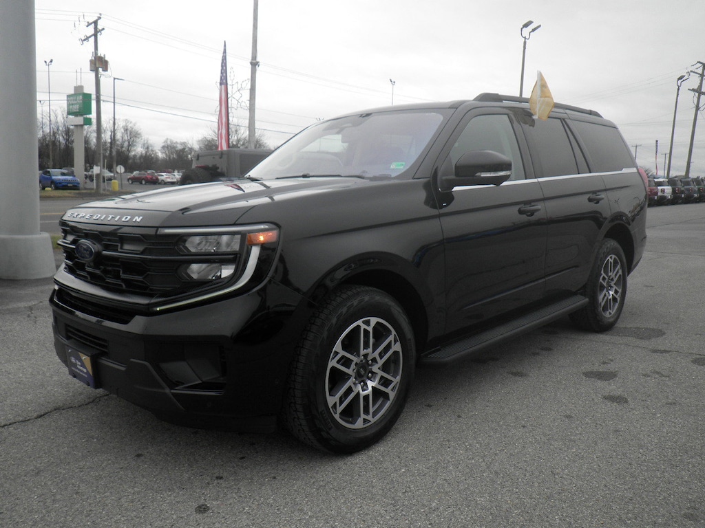 Used 2025 Ford Expedition Active SUV