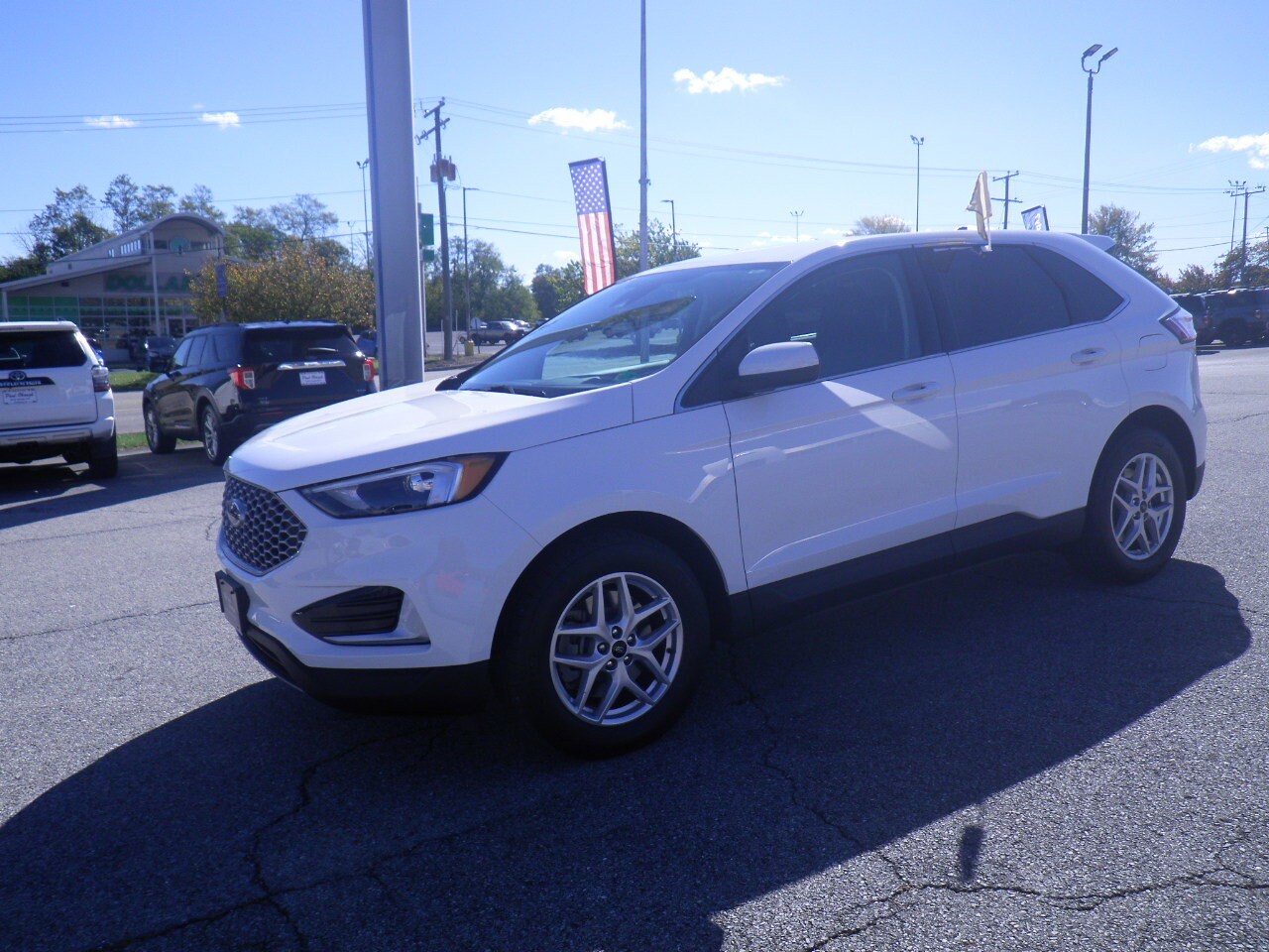 2024 Ford Edge SEL photo 3