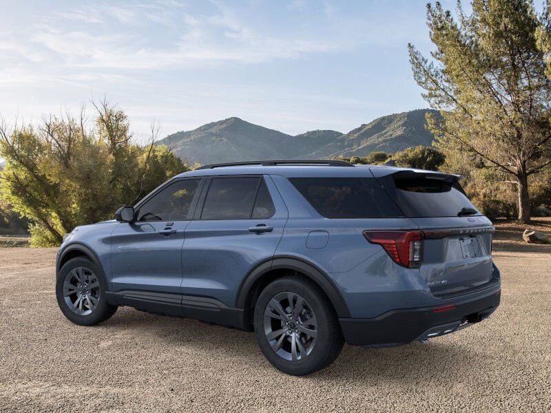 2026 Ford Explorer photo 3
