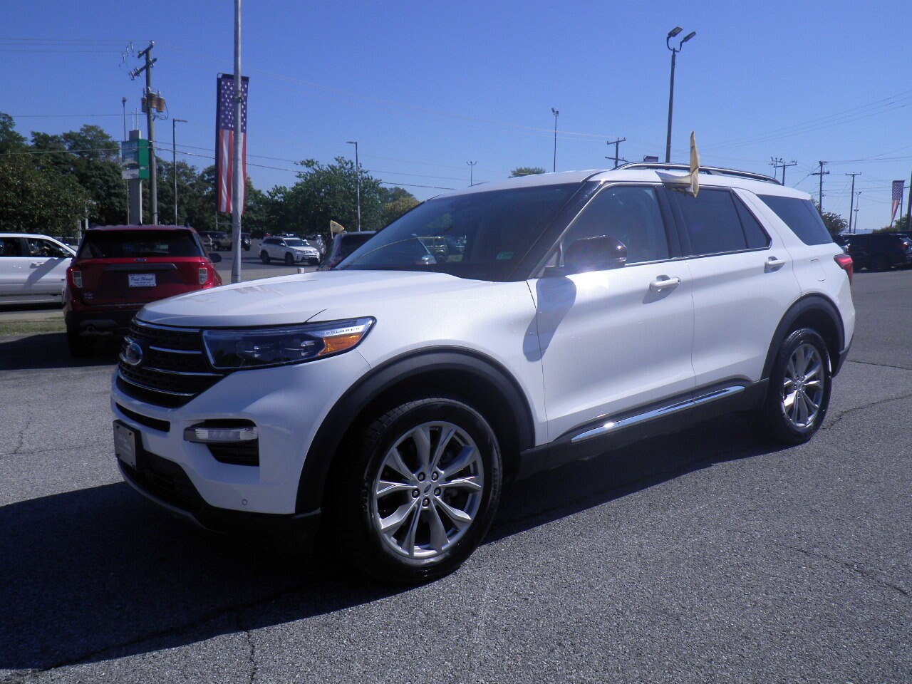 2023 Ford Explorer XLT photo 2
