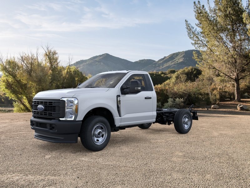 2026 Ford F-350 Super Duty Chassis Cab