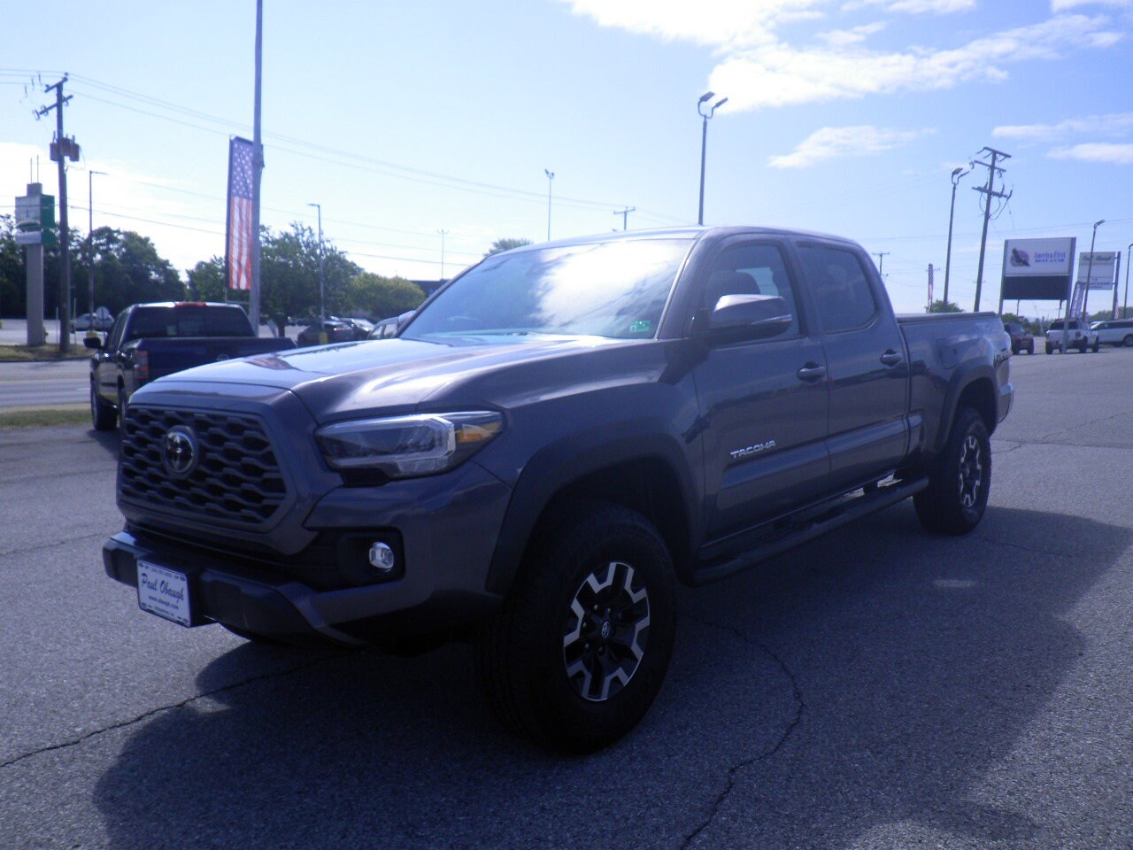 2023 Toyota Tacoma TRD V6 photo 2