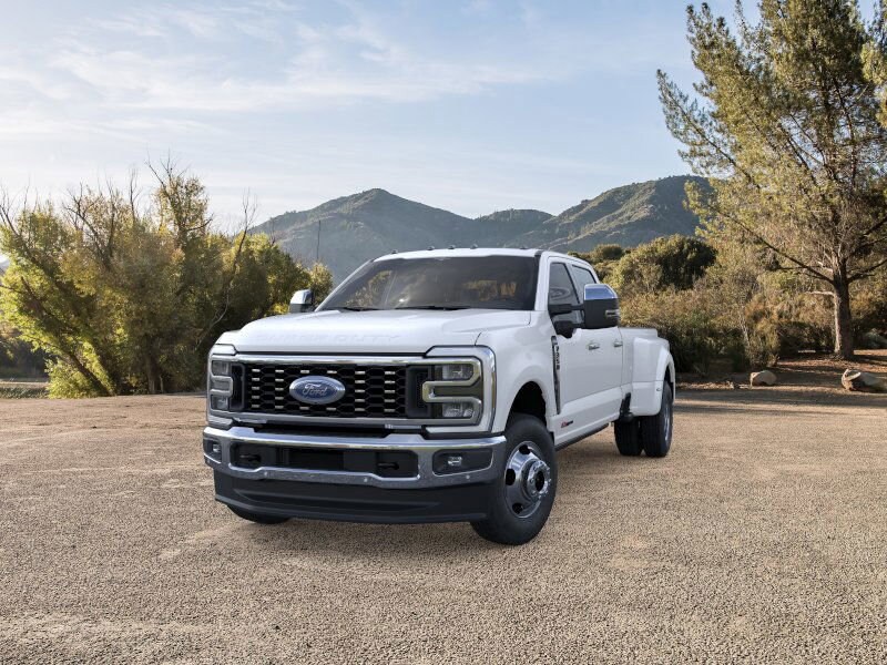 2025 Ford F-350 Lariat photo 2