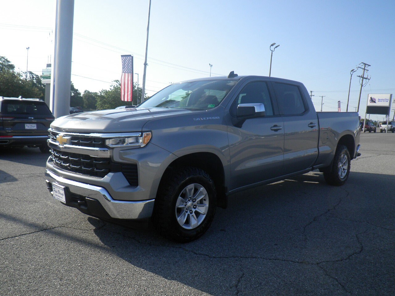 2023 Chevrolet Silverado 1500 photo 3
