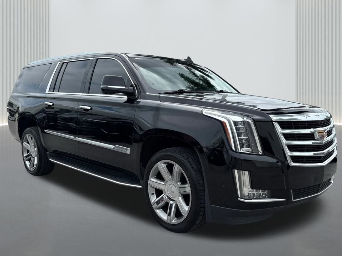 2020 Cadillac Escalade ESV Luxury photo 3