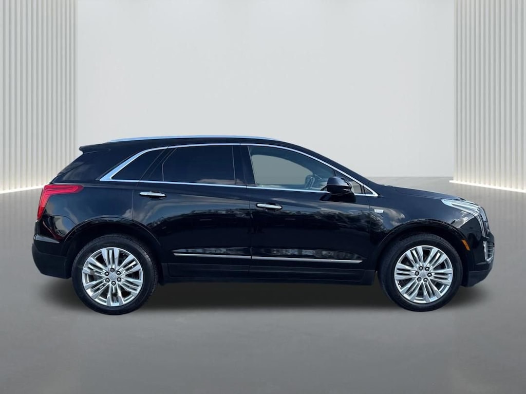 Used 2019 CADILLAC XT5 Premium Luxury FWD SUV