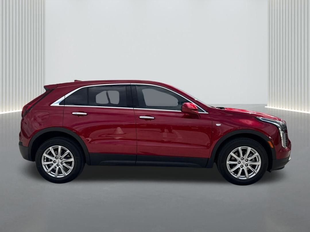 2023 Cadillac XT4 Luxury photo 4