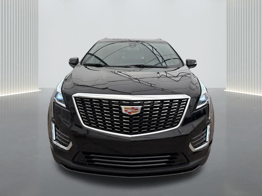 2025 Cadillac XT5 Luxury photo 2
