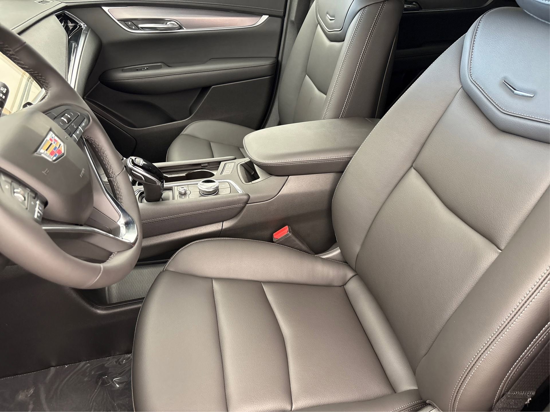 2025 Cadillac XT6 Luxury - Photo 9