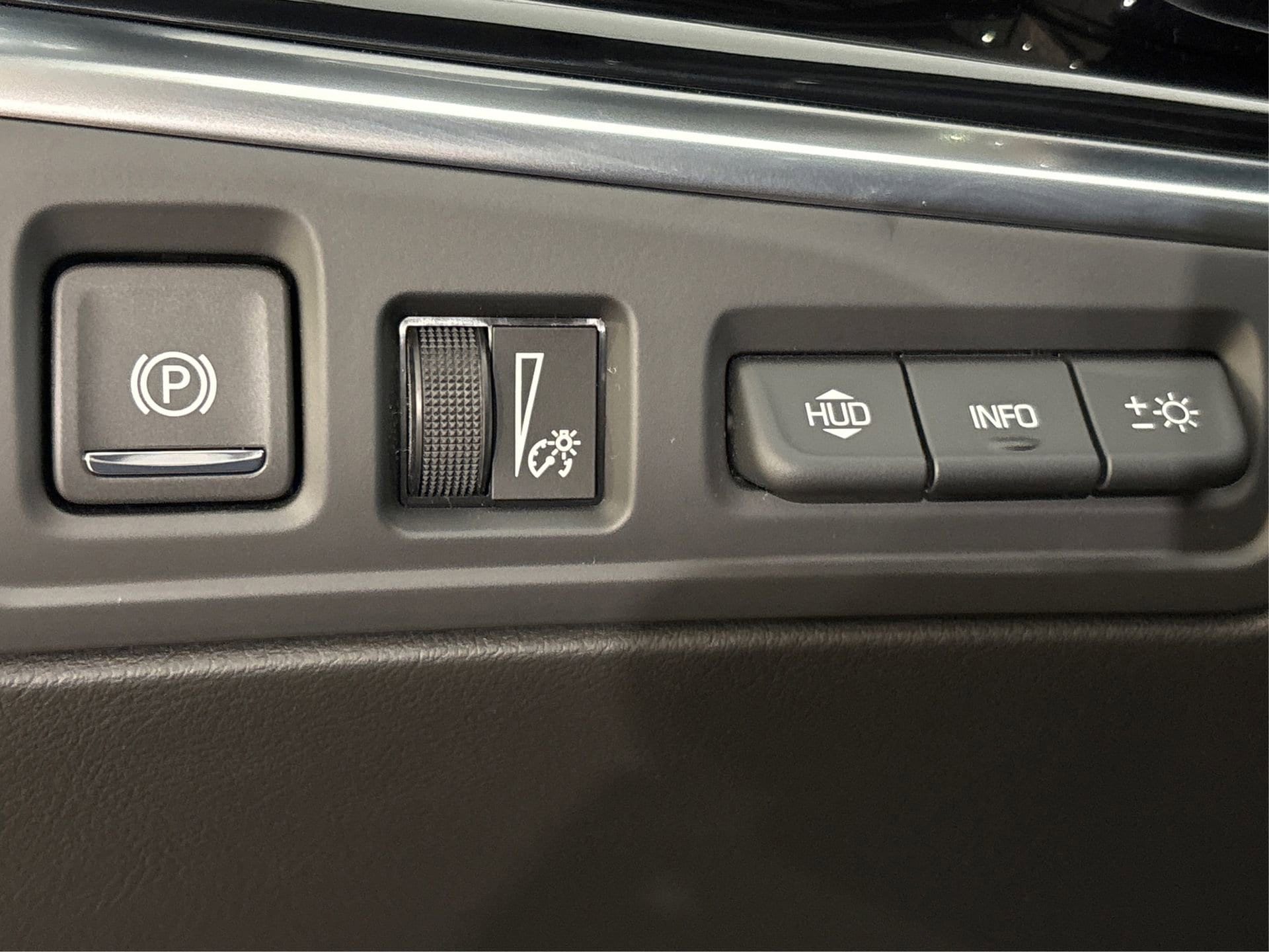 2025 Cadillac XT6 Premium Luxury - Photo 17