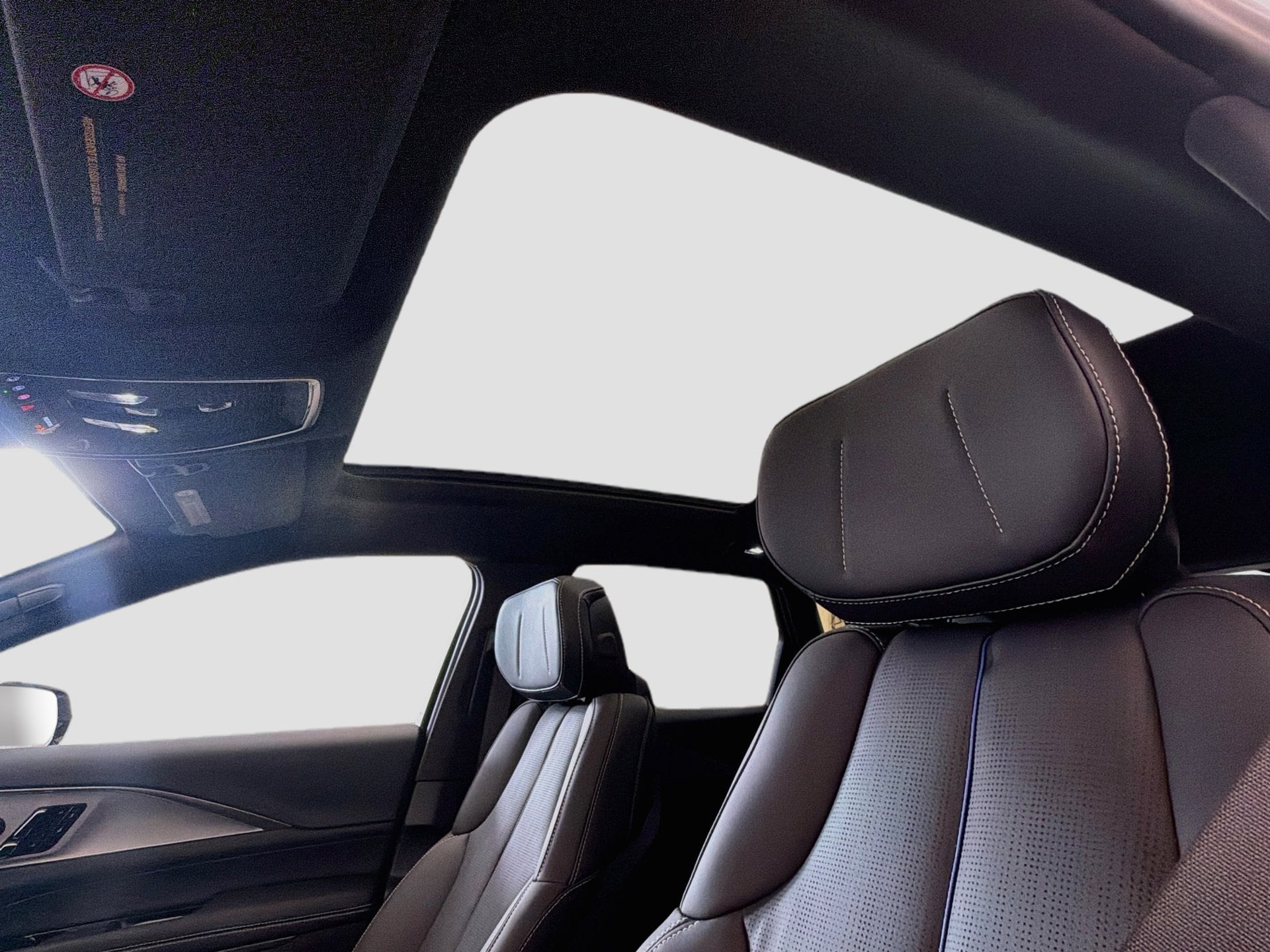 2027 Cadillac LYRIQ Sport - Photo 26