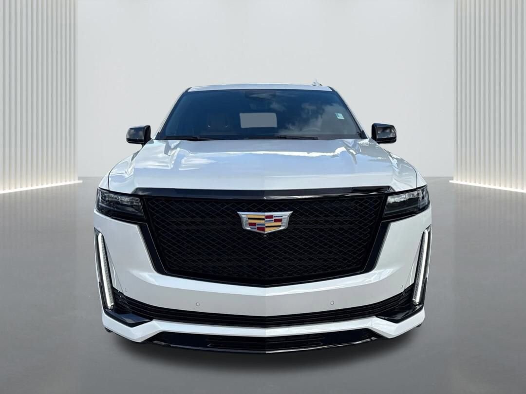 2022 Cadillac Escalade Sport photo 2