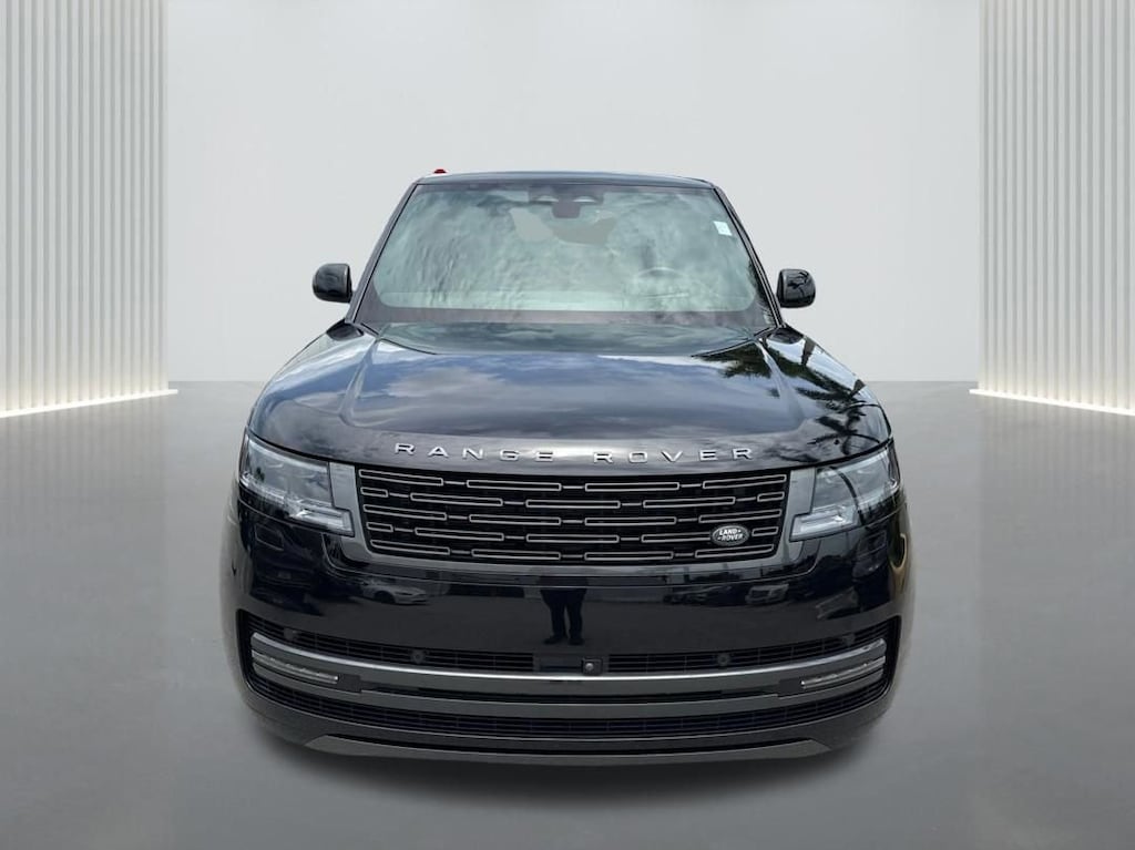 Used 2025 Land Rover Range Rover SE