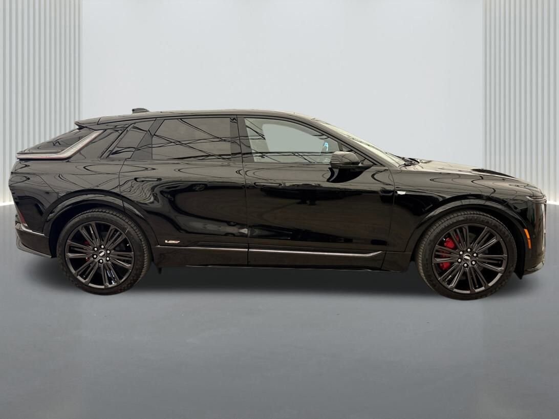 2026 Cadillac Lyriq photo 4