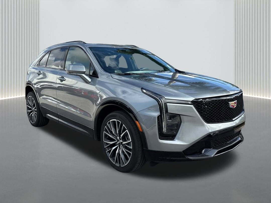 2024 Cadillac XT4 Sport photo 3