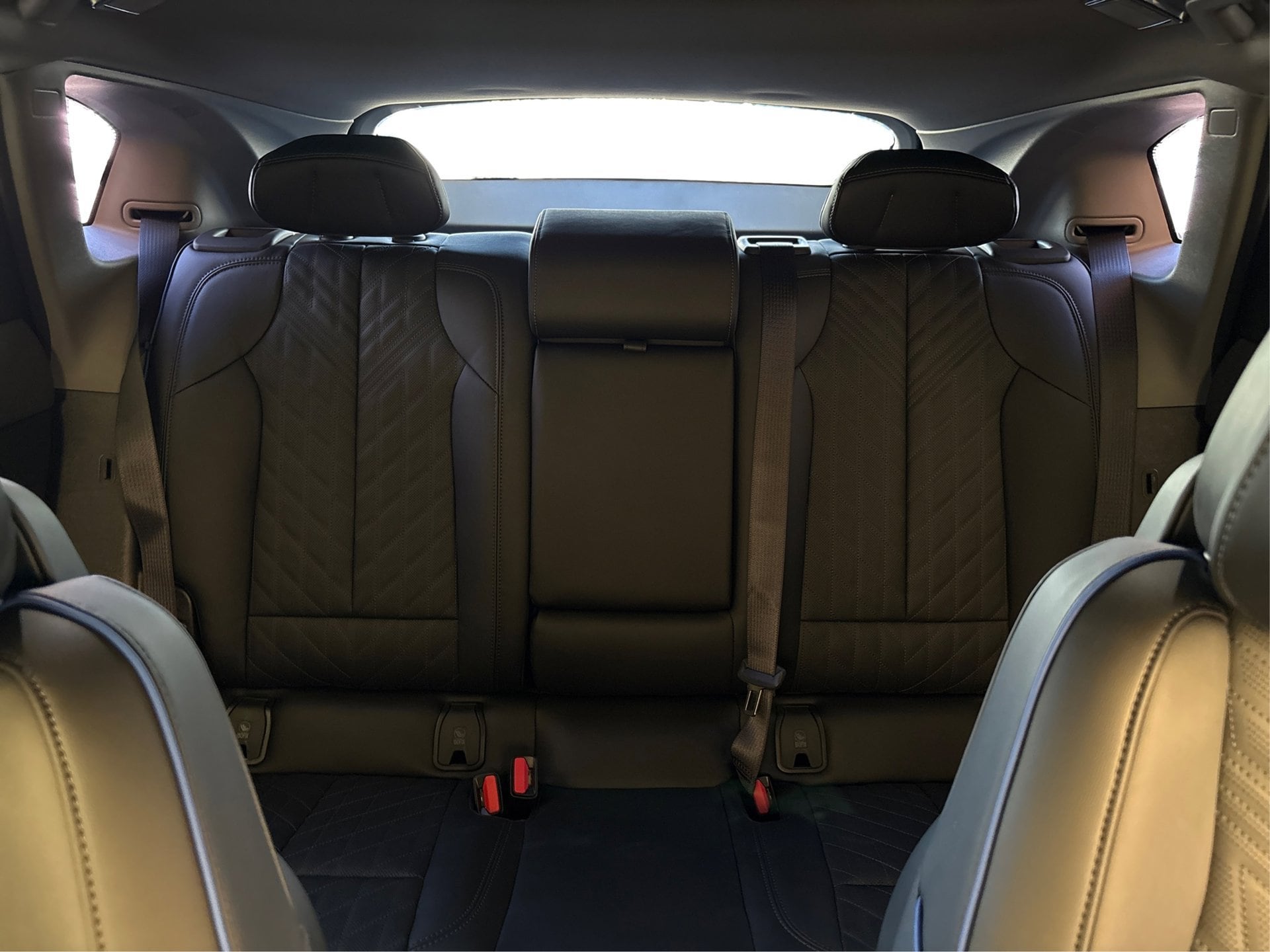 2026 Cadillac OPTIQ V-Series - Photo 17