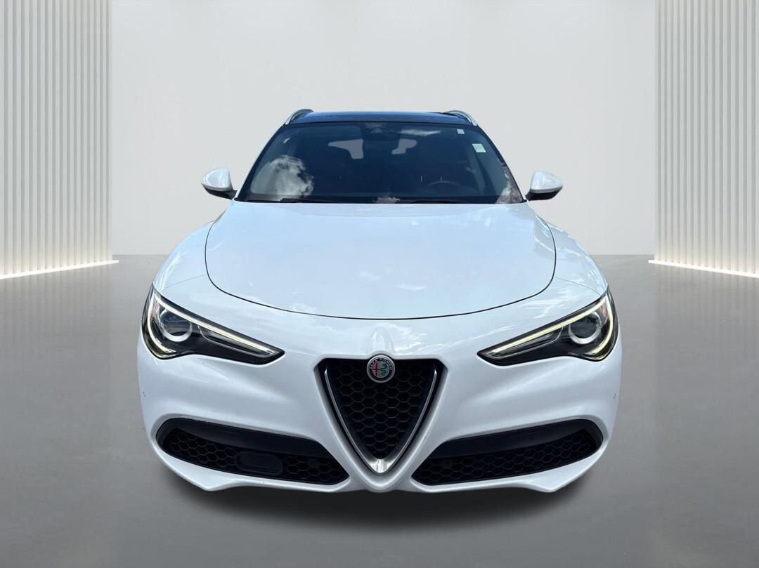 2019 Alfa Romeo Stelvio Ti photo 2