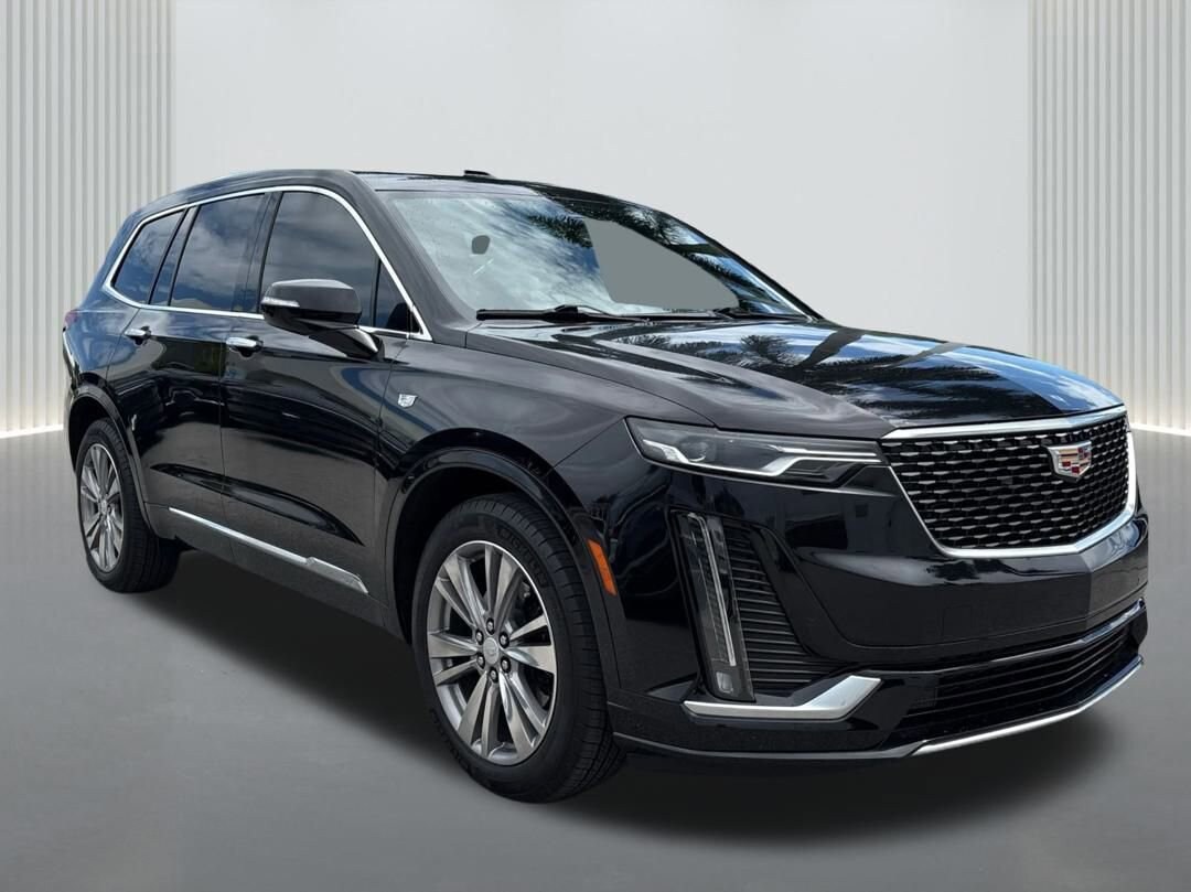 2024 Cadillac XT6 Premium Luxury photo 3