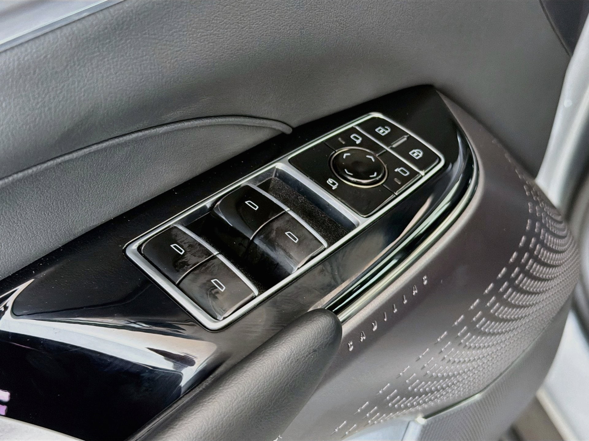 2027 Cadillac LYRIQ Sport - Photo 22