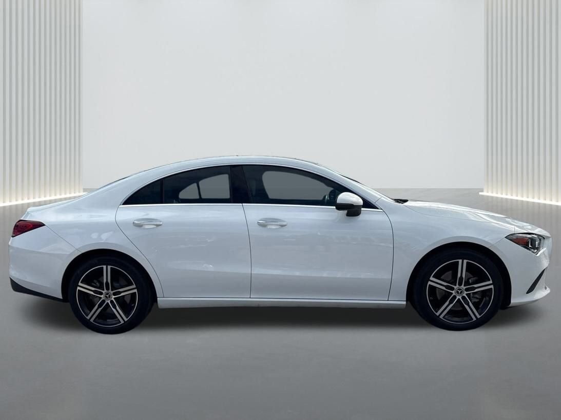 2022 Mercedes Benz CLA 250 photo 4