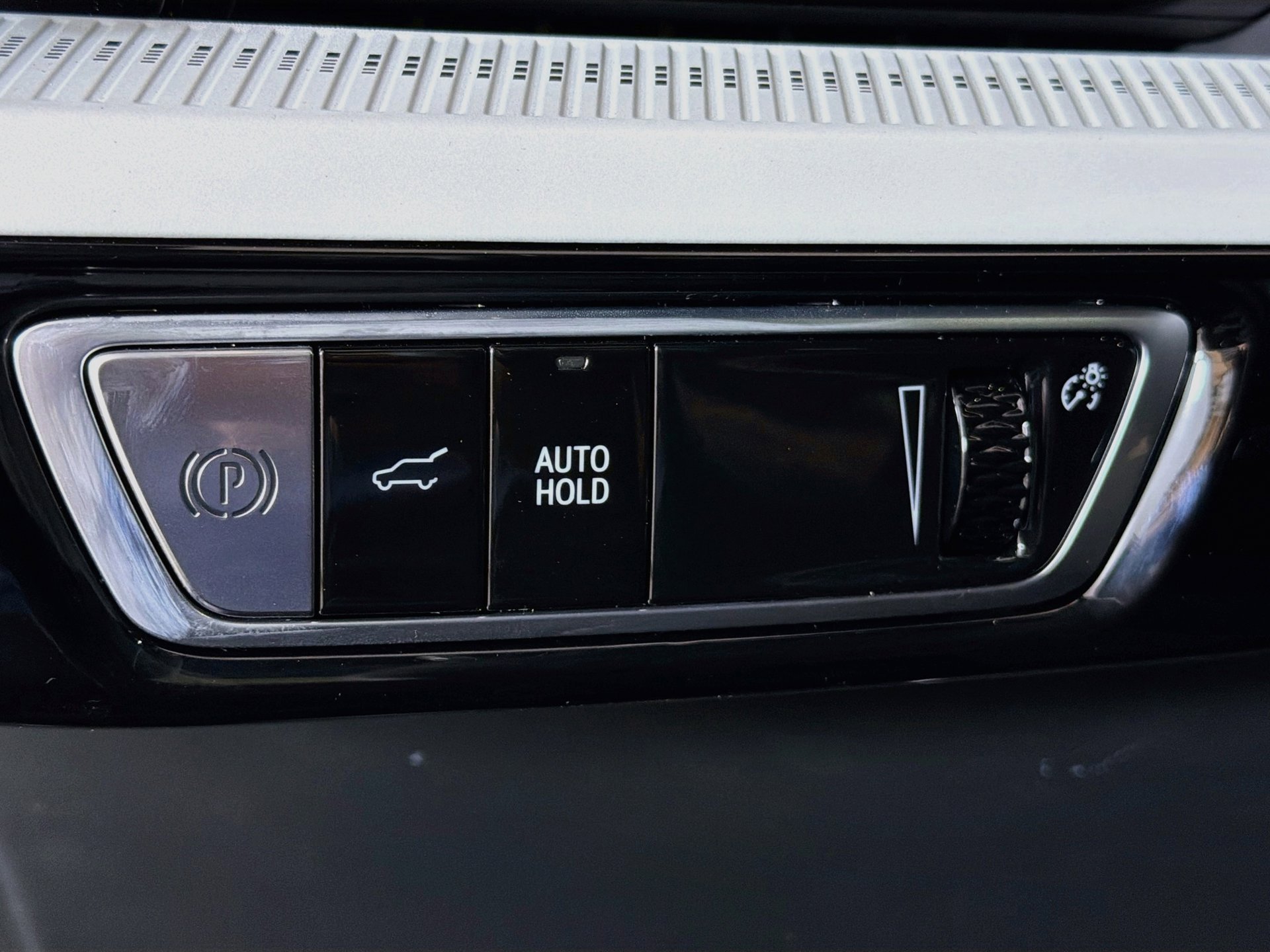 2027 Cadillac OPTIQ Sport - Photo 33