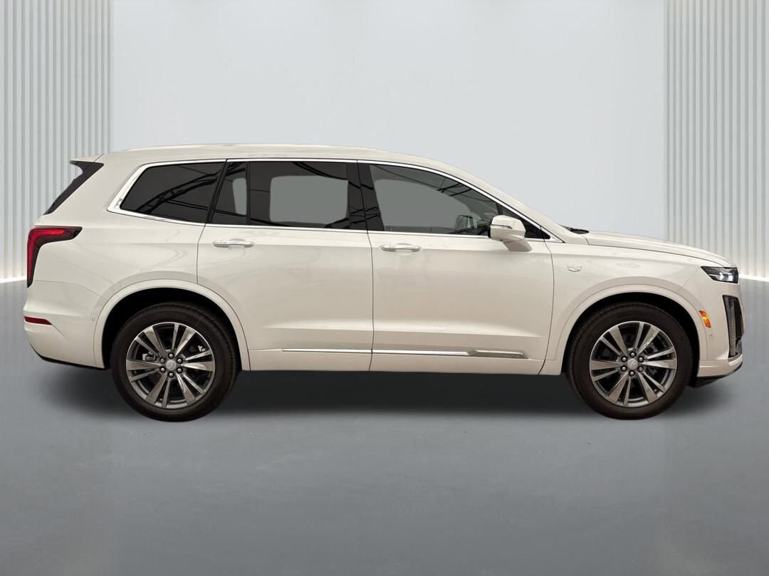 2025 Cadillac XT6 Premium Luxury photo 4