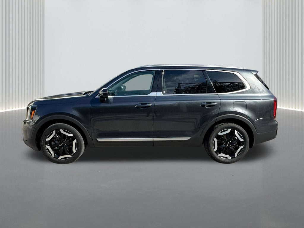 Used 2024 Kia Telluride S
