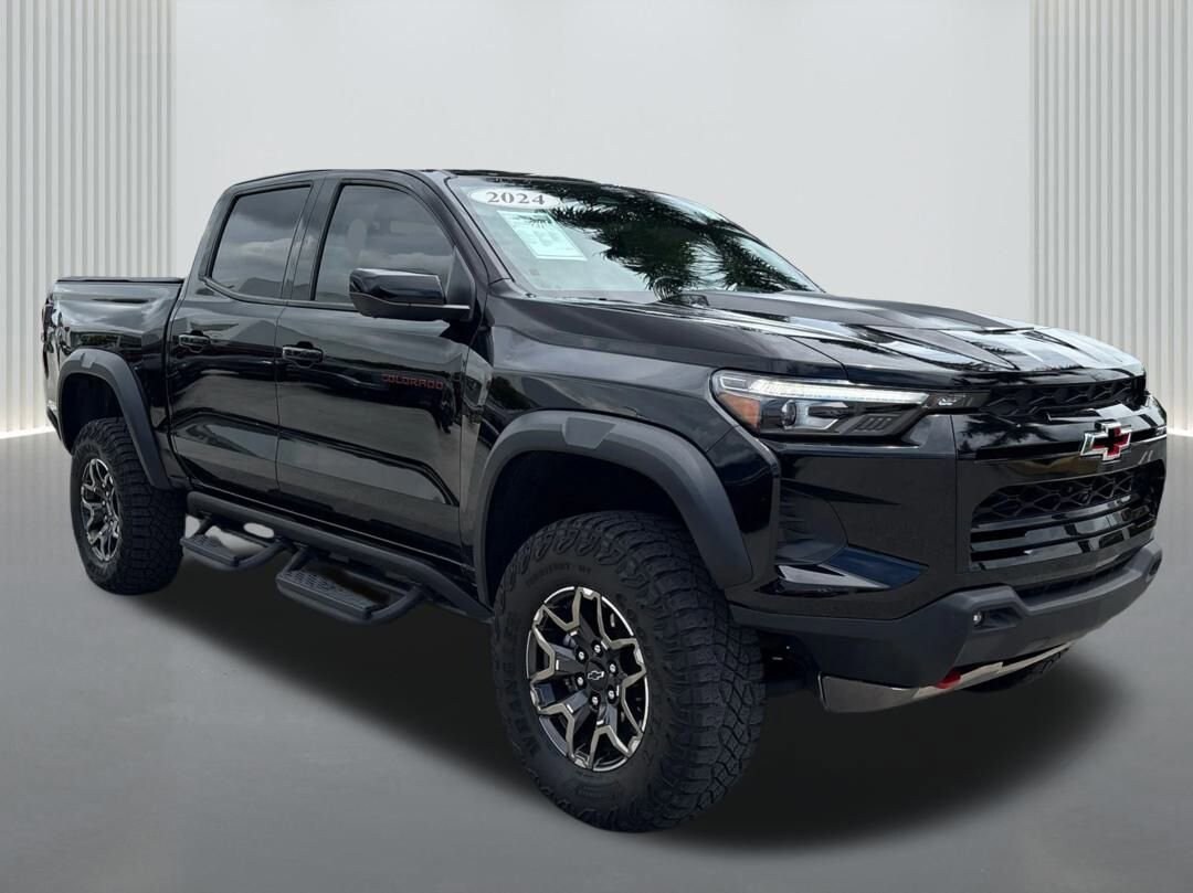 2023 Chevrolet Colorado ZR2 photo 2