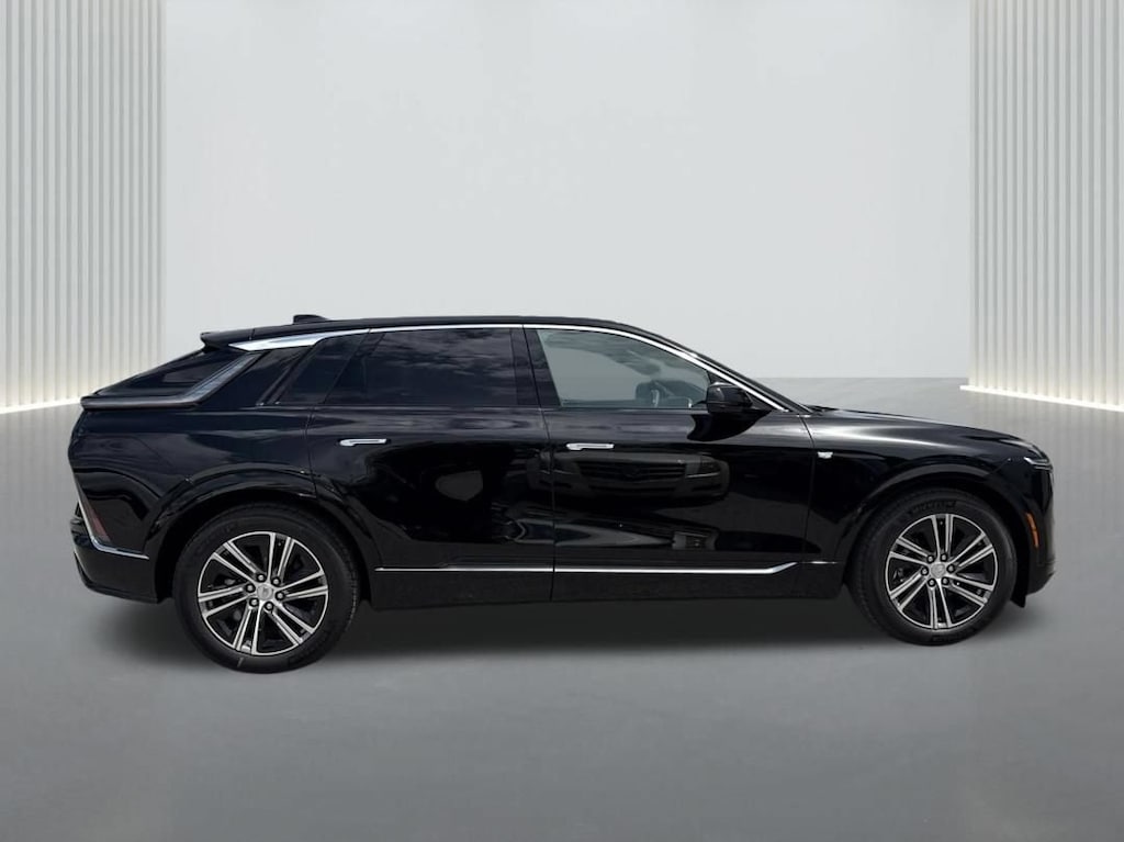 New 2026 CADILLAC LYRIQ Luxury SUV