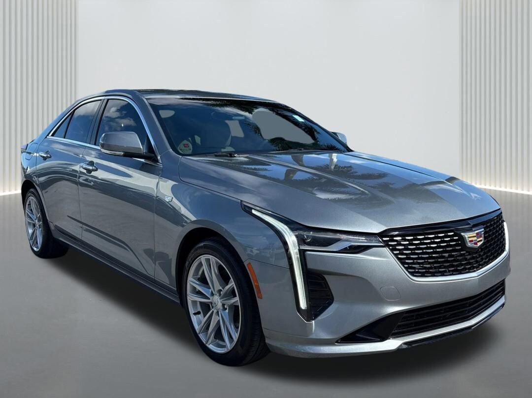 2023 Cadillac CT4 Luxury photo 3