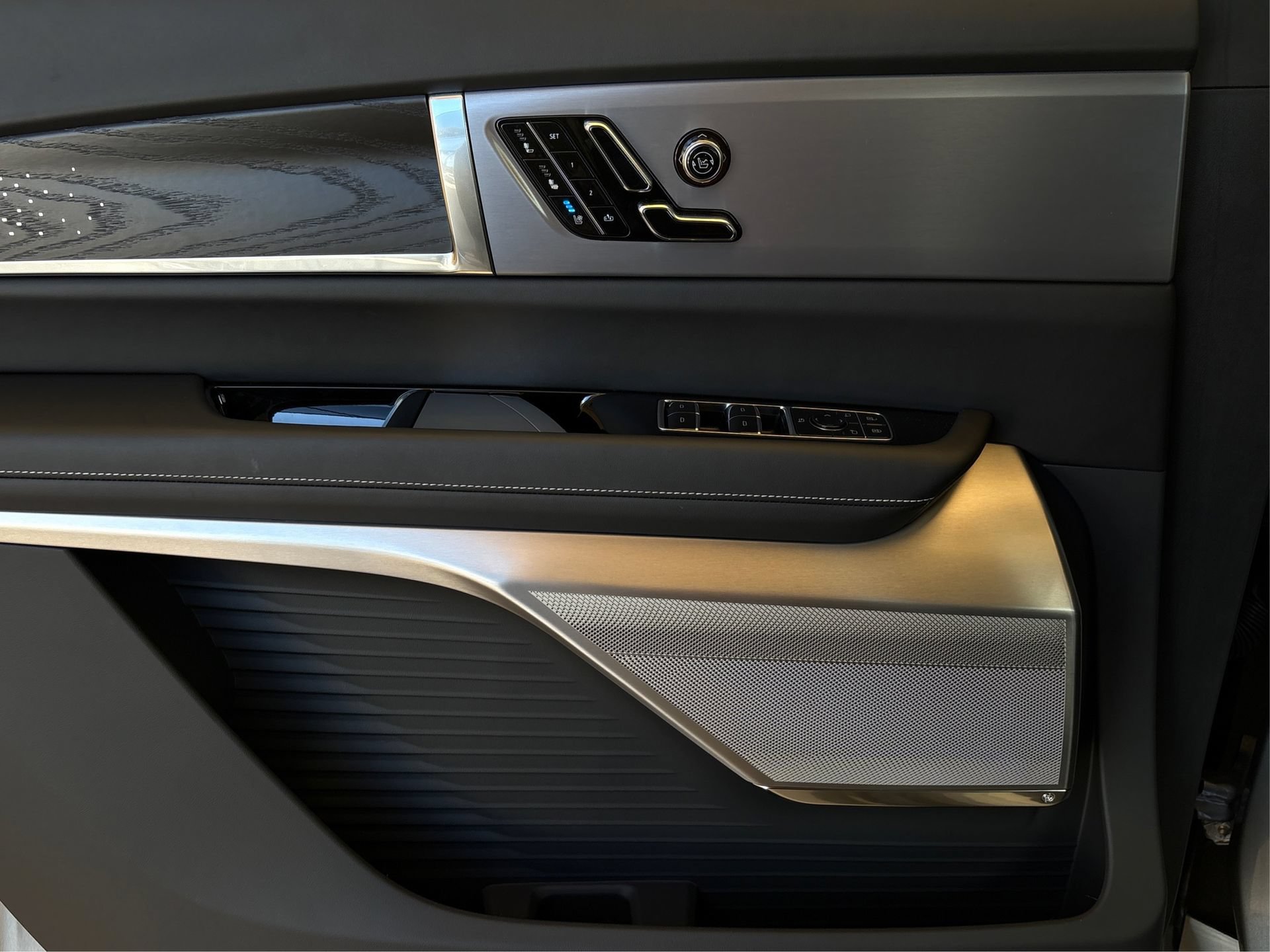 2026 Cadillac VISTIQ Platinum Sport - Photo 21
