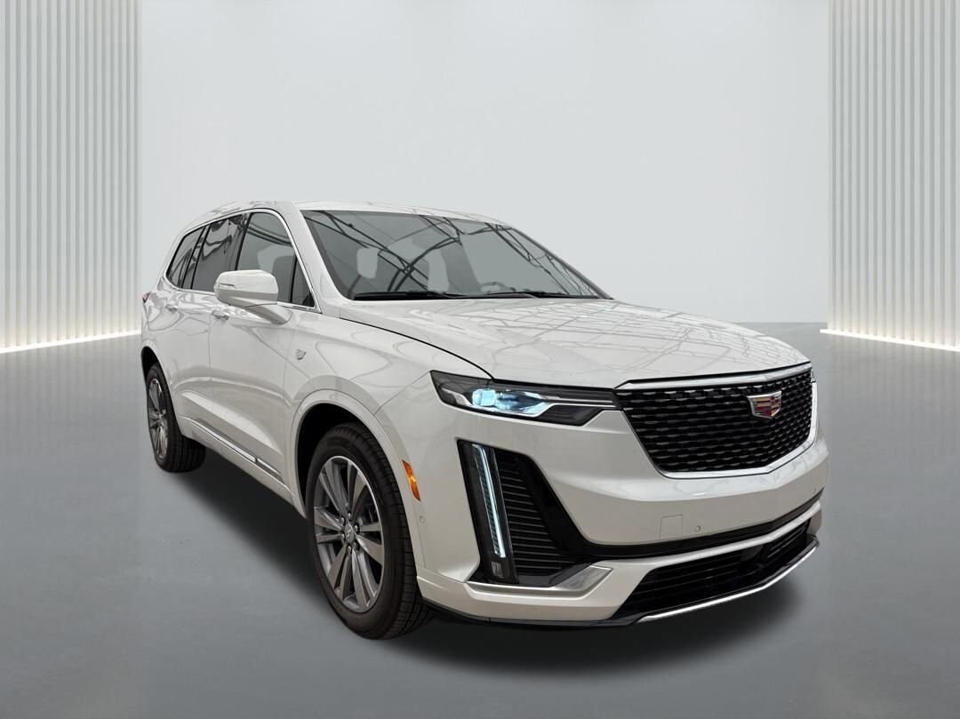 2025 Cadillac XT6 Premium Luxury photo 3