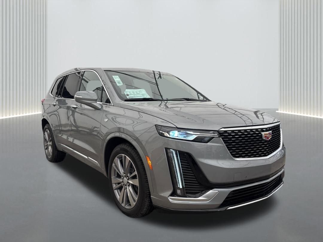 2025 Cadillac XT6 Premium Luxury photo 3