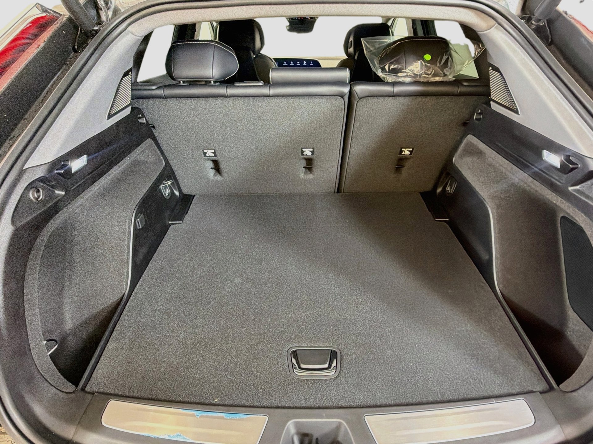2027 Cadillac OPTIQ Sport - Photo 12