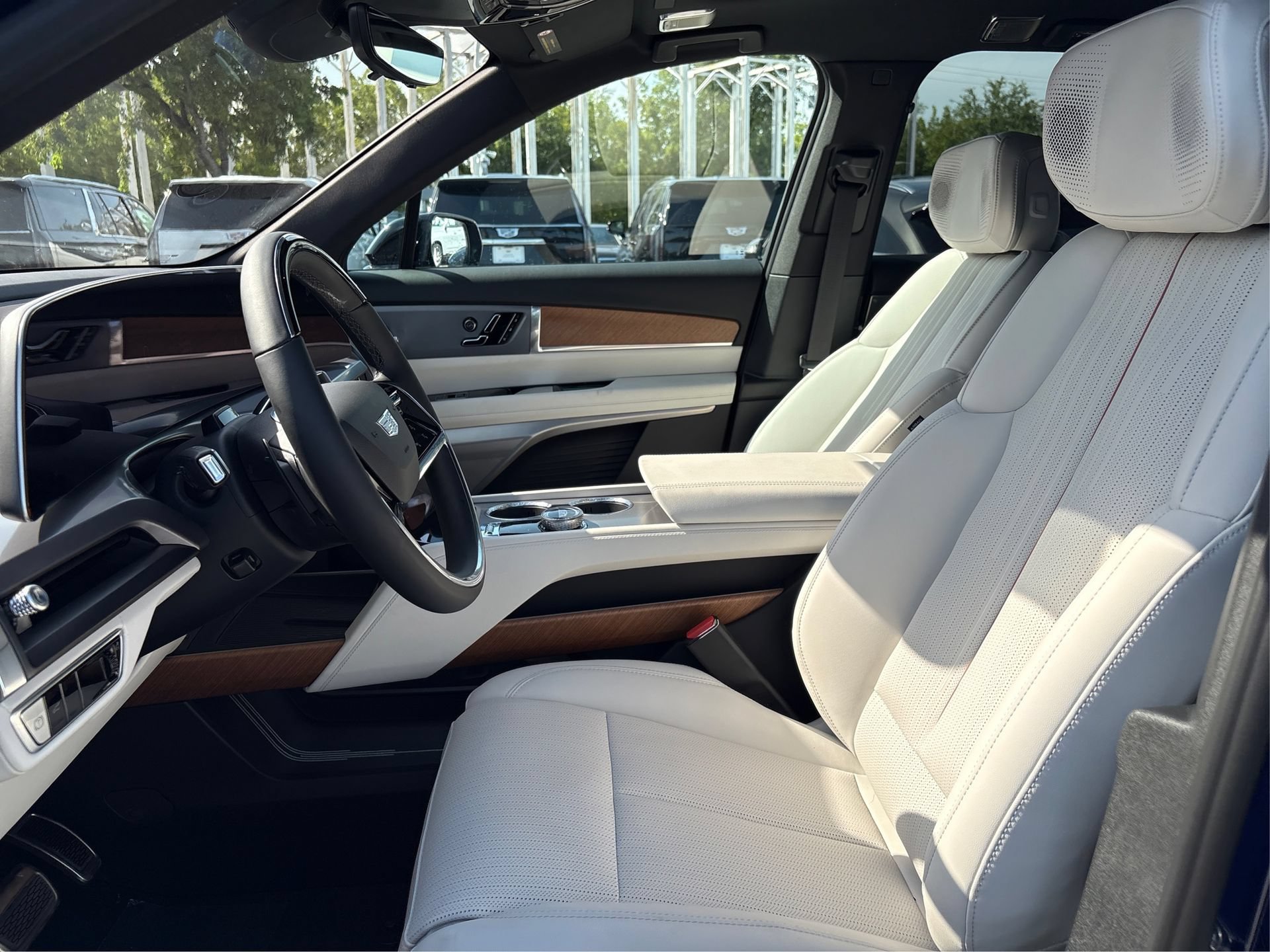 2027 Cadillac VISTIQ Sport - Photo 9