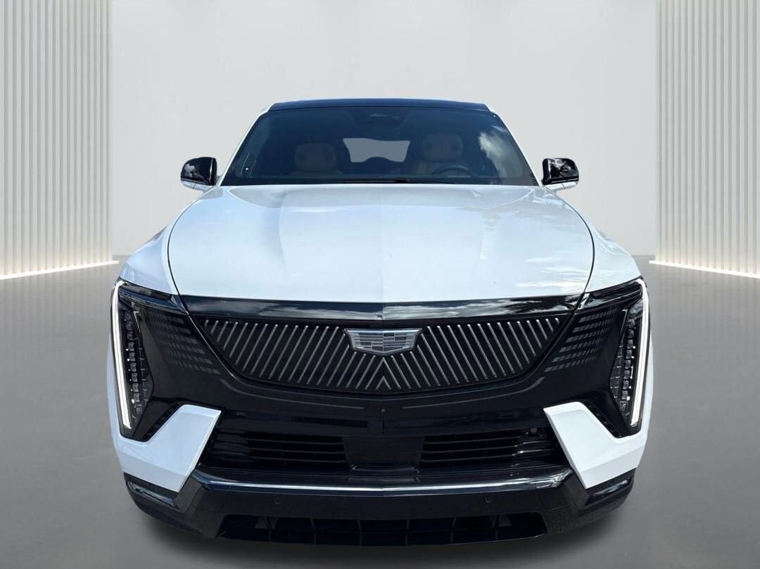 2025 Cadillac Escalade IQ photo 2