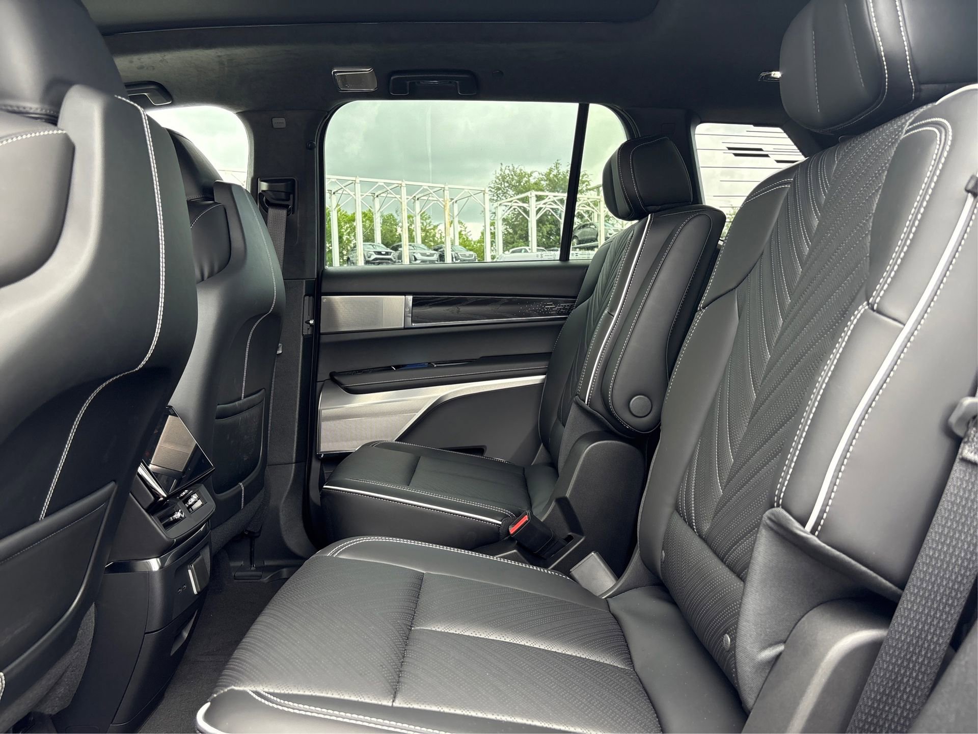 2026 Cadillac VISTIQ Platinum Sport - Photo 10