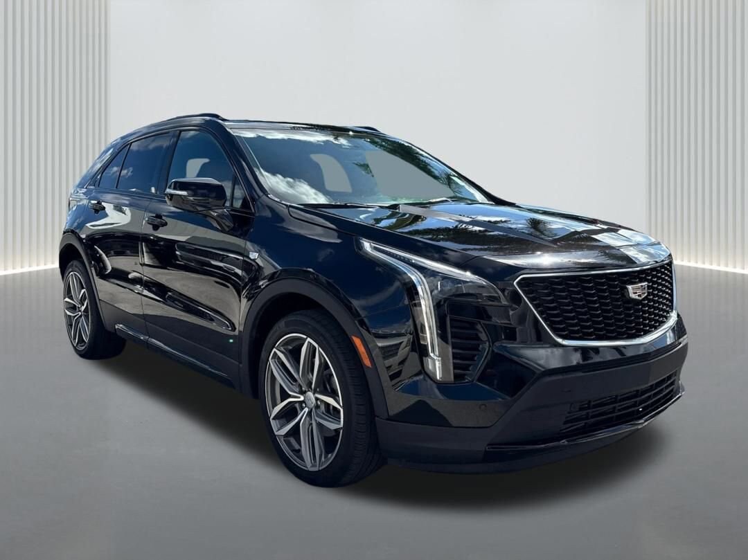 2023 Cadillac XT4 Sport photo 3