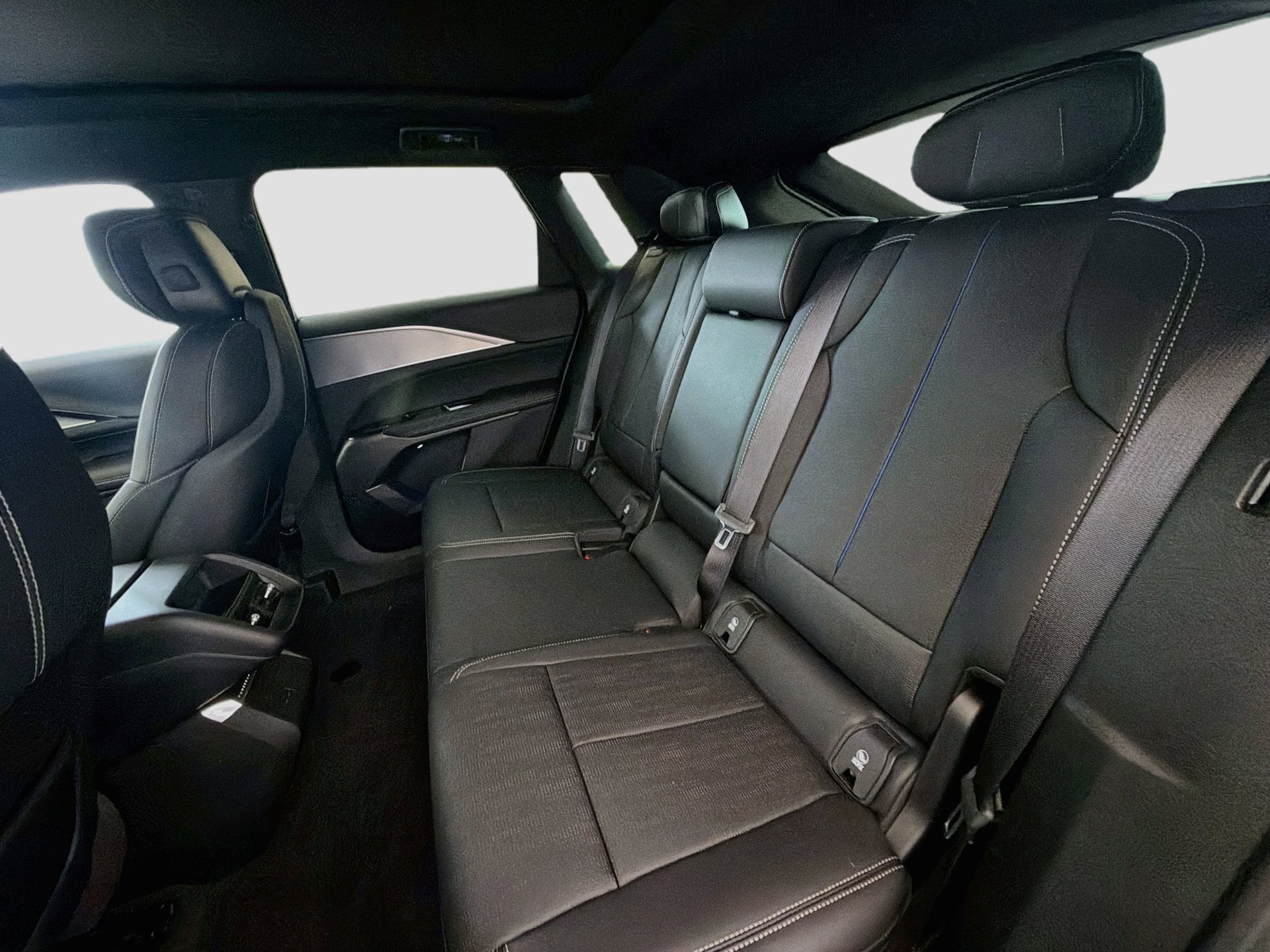 2027 Cadillac LYRIQ Sport - Photo 20