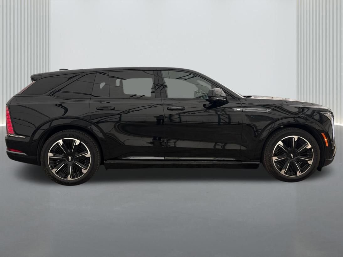 2025 Cadillac Escalade IQ Sport photo 4