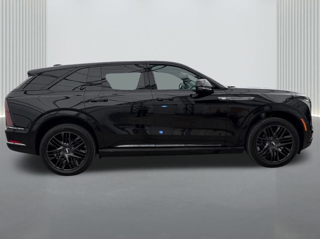 2025 Cadillac Escalade IQ Sport photo 4