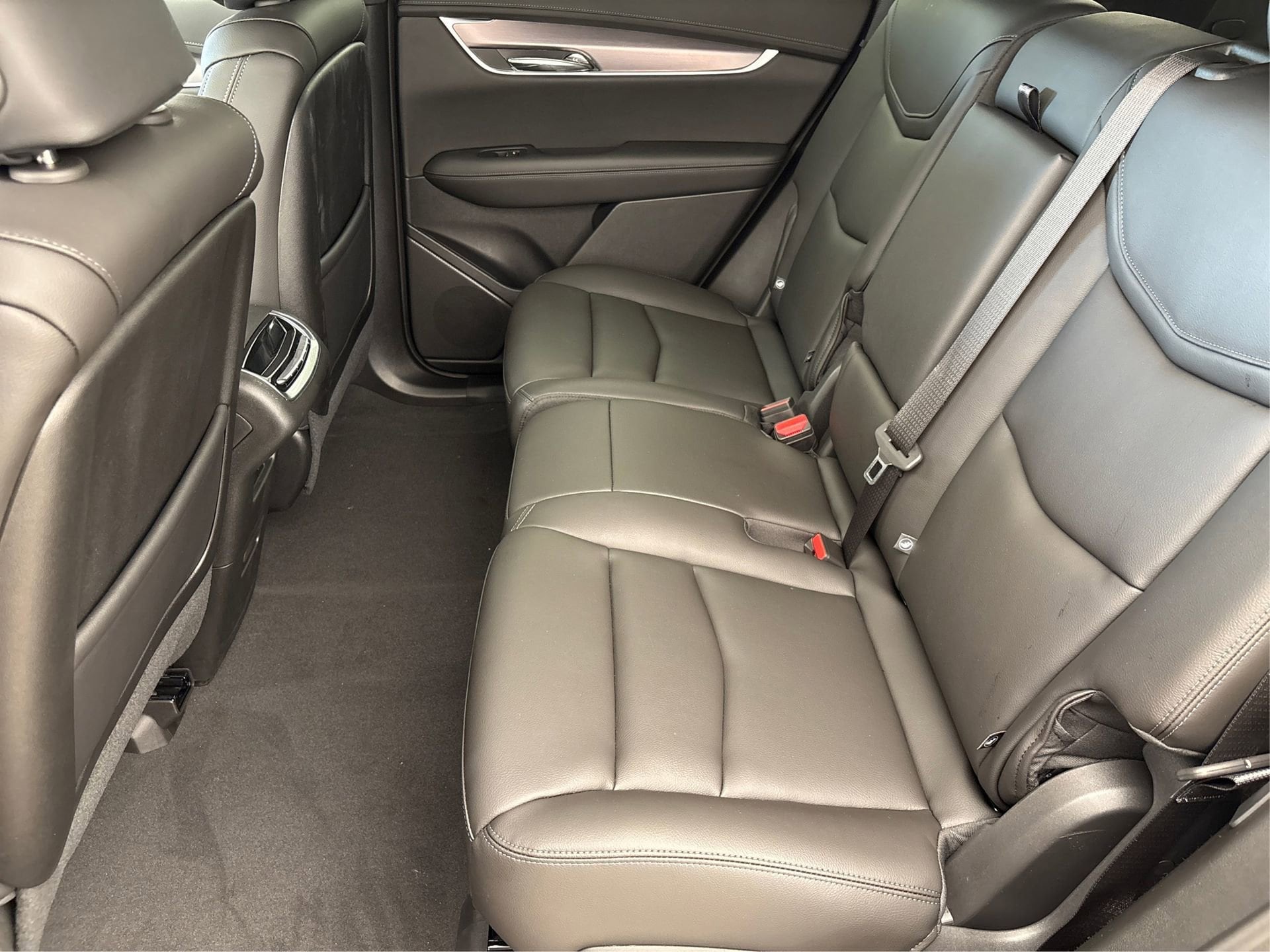 2025 Cadillac XT6 Luxury - Photo 10