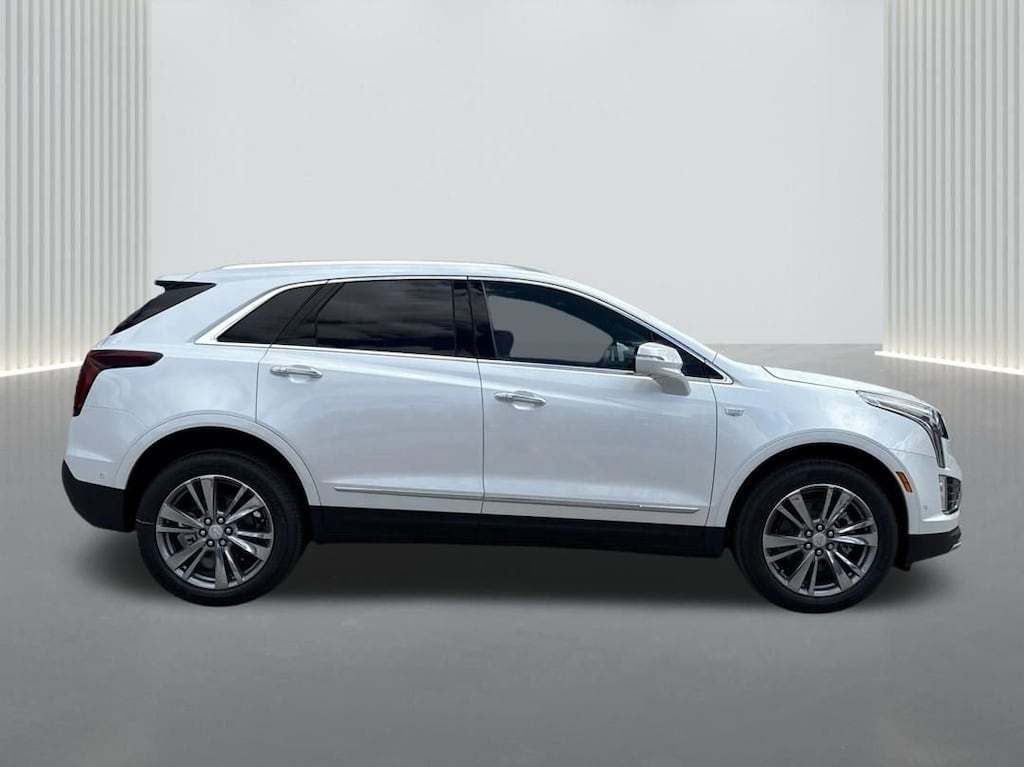 New 2026 CADILLAC XT5 Premium Luxury SUV
