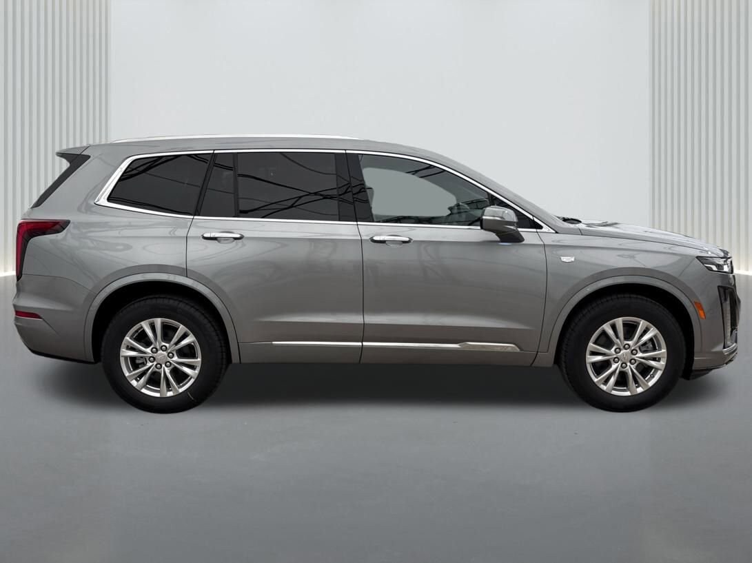 2025 Cadillac XT6 Luxury photo 4