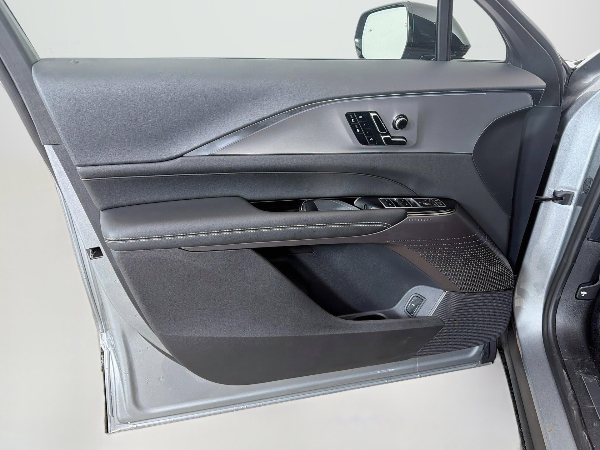 2027 Cadillac LYRIQ Sport - Photo 21