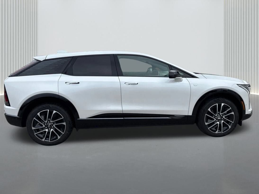 2025 Cadillac Optiq Sport photo 4