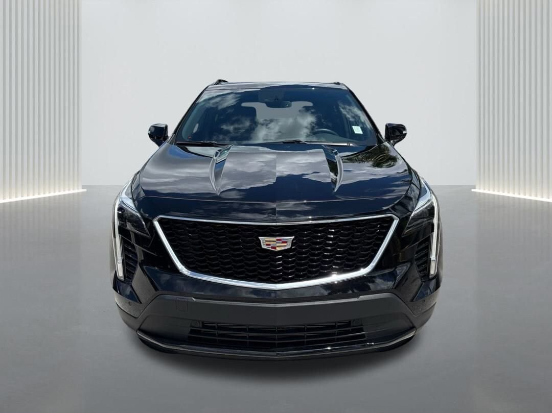 2023 Cadillac XT4 Sport photo 2